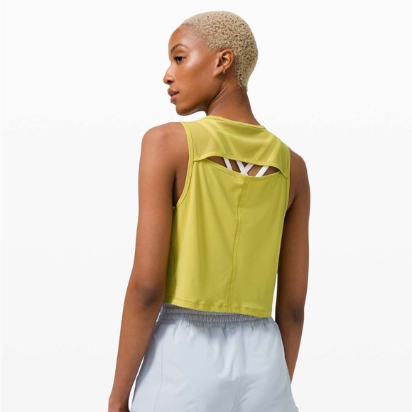 NWT LULULEMON SCULPT TANK CROPPED, SZ 4 YELLOW PEAR, SOLD OUT COLOR - Picture 2 of 4